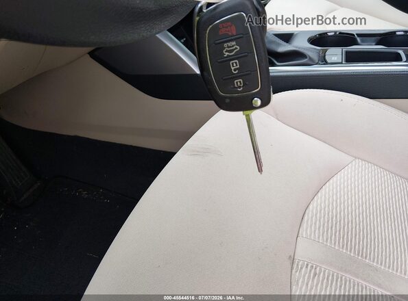 5NPE24AF4HH473912 2017 HYUNDAI SONATA White წინა პანელის ხედი