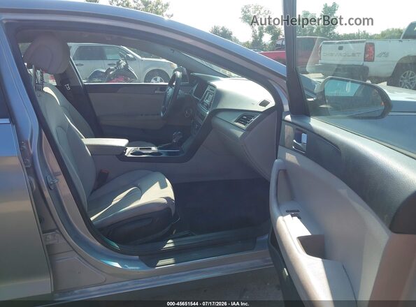 5NPE24AF4HH521571 2017 HYUNDAI SONATA Gray Vista interior delantera