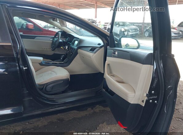 5NPE24AF4HH522851 2017 HYUNDAI SONATA Black Սալոնի դիմացի տեսք