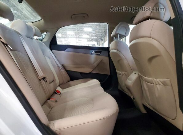 5NPE24AF4HH576814 2017 HYUNDAI SONATA White Հետևի նստատեղերի տեսք