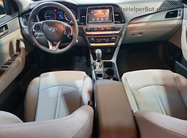5NPE24AF4JH629338 2018 HYUNDAI SONATA White Առջևի վահանակի տեսք