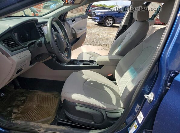 5NPE24AF4JH632207 2018 HYUNDAI SONATA Синий Вид салона спереди