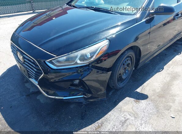 5NPE24AF4JH665983 2018 HYUNDAI SONATA Черный Вид спереди