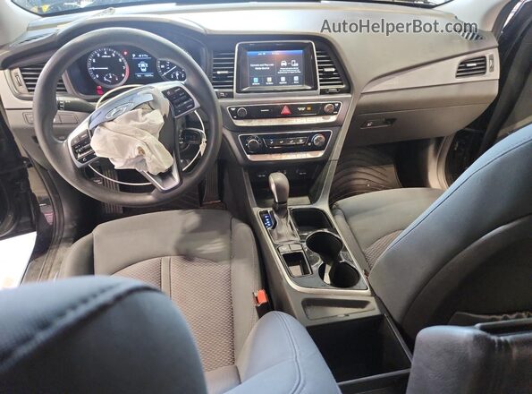 5NPE24AF4JH725227 2018 HYUNDAI SONATA Black Առջևի վահանակի տեսք