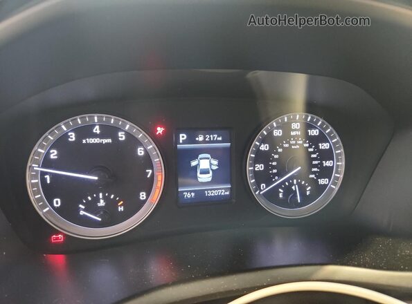 5NPE24AF4JH725227 2018 HYUNDAI SONATA Black Սարքավորումների վահանակի տեսք