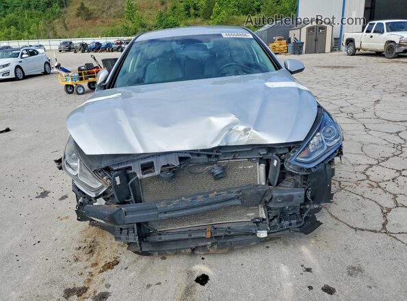5NPE24AF4KH741073 2019 HYUNDAI SONATA Серебряный Вид спереди