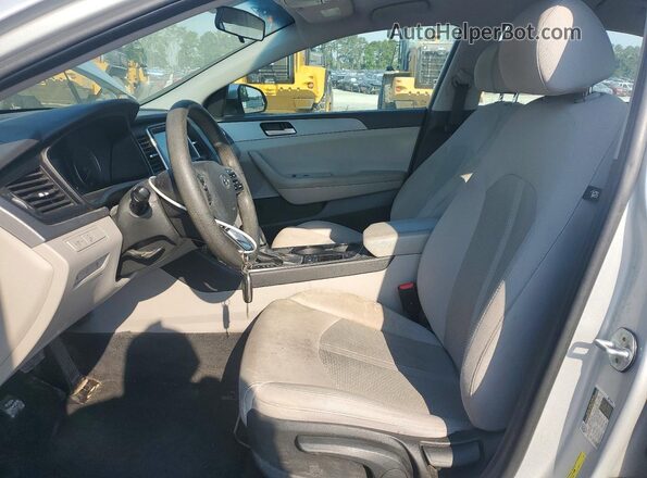 5NPE24AF4KH790211 2019 HYUNDAI SONATA Silver წინა სალონის ხედი