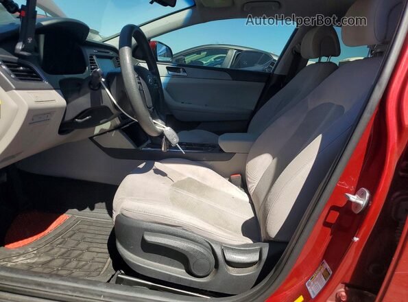 5NPE24AF5GH265102 2016 HYUNDAI SONATA Red Front interior view