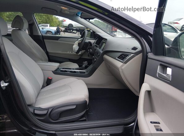 5NPE24AF5GH315142 2016 HYUNDAI SONATA Черный Вид салона спереди