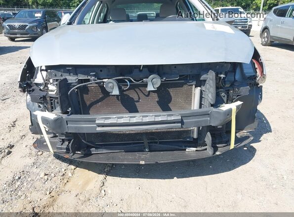5NPE24AF5GH357746 2016 HYUNDAI SONATA Серебряный Вид спереди