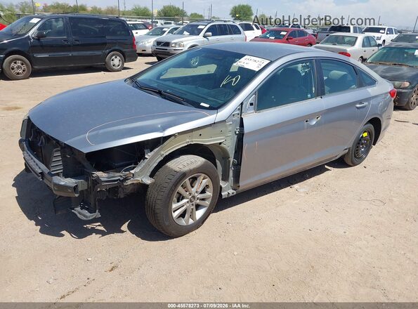 5NPE24AF5HH438781 2017 HYUNDAI SONATA Серебряный Передняя левая четверть