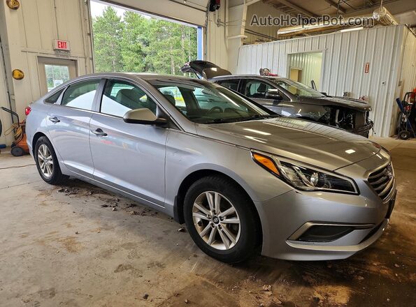 5NPE24AF5HH450364 2017 HYUNDAI SONATA Silver Front right