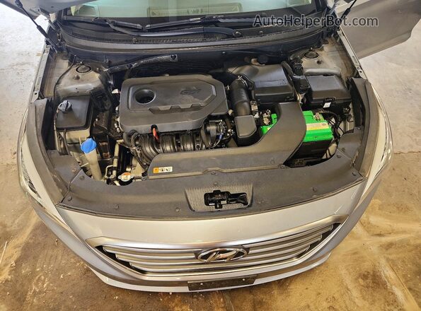 5NPE24AF5HH450364 2017 HYUNDAI SONATA Silver Rear interior view