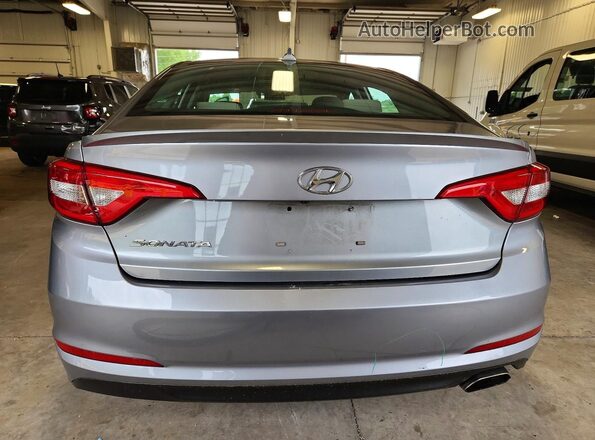 5NPE24AF5HH450364 2017 HYUNDAI SONATA Silver Rear view