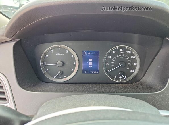 5NPE24AF5HH470050 2017 HYUNDAI SONATA Red ხელსაწყოთა პანელის ხედი