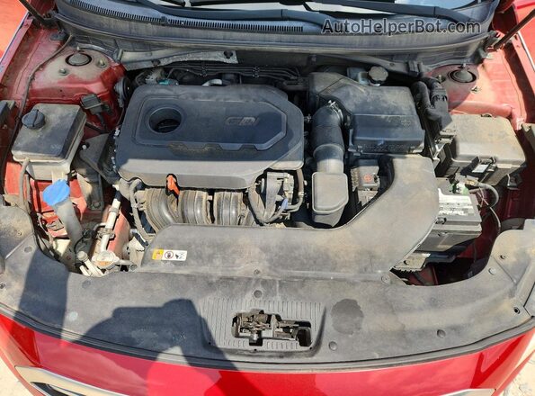 5NPE24AF5HH470050 2017 HYUNDAI SONATA Red უკანა სალონის ხედი