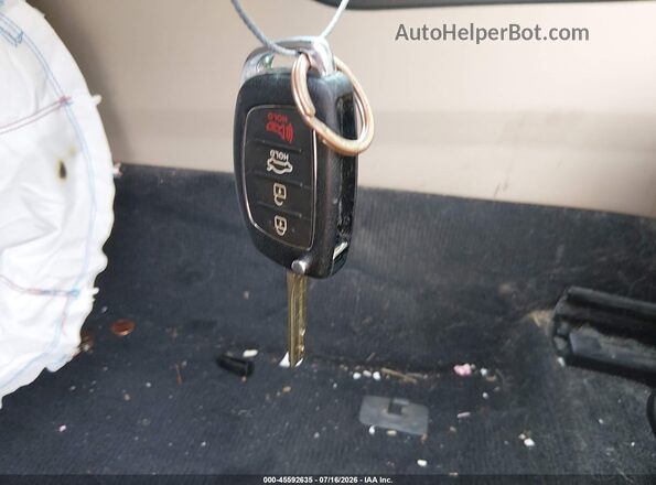 5NPE24AF5HH495689 2017 HYUNDAI SONATA Белый Вид панели приборов