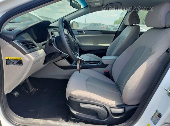 5NPE24AF5HH516573 2017 HYUNDAI SONATA White Սալոնի դիմացի տեսք