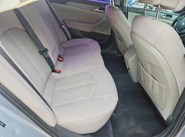 5NPE24AF5HH545605 2017 HYUNDAI SONATA Silver უკანა სავარძლების ხედი
