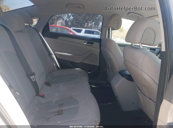5NPE24AF5HH556877 2017 HYUNDAI SONATA Серебряный Вид наклейки с VIN-кодом