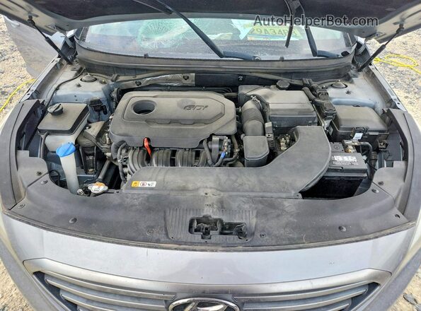 5NPE24AF5HH581634 2017 HYUNDAI SONATA Silver Widok wnętrza z tyłu