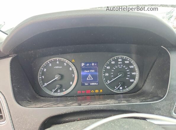 5NPE24AF5HH581634 2017 HYUNDAI SONATA Silver Widok zestawu wskaźników