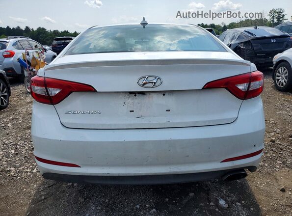 5NPE24AF5HH581648 2017 HYUNDAI SONATA White Widok z tyłu
