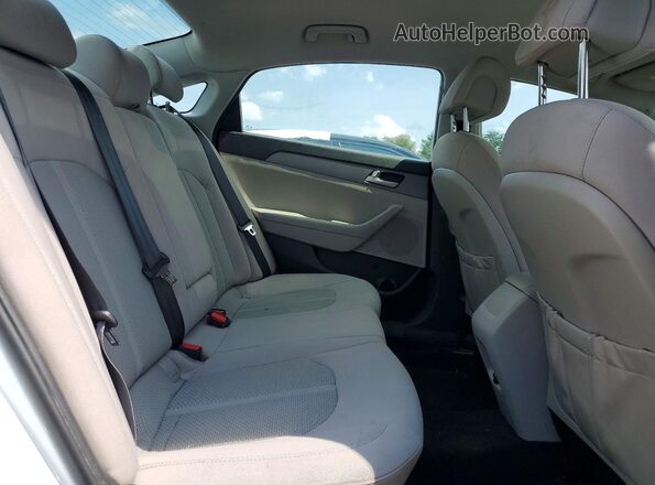 5NPE24AF5HH581648 2017 HYUNDAI SONATA White Widok tylnych siedzeń