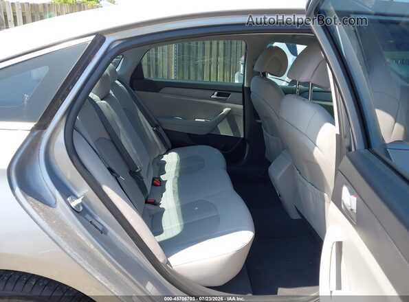 5NPE24AF5HH583335 2017 HYUNDAI SONATA Silver Vista de la etiqueta del VIN