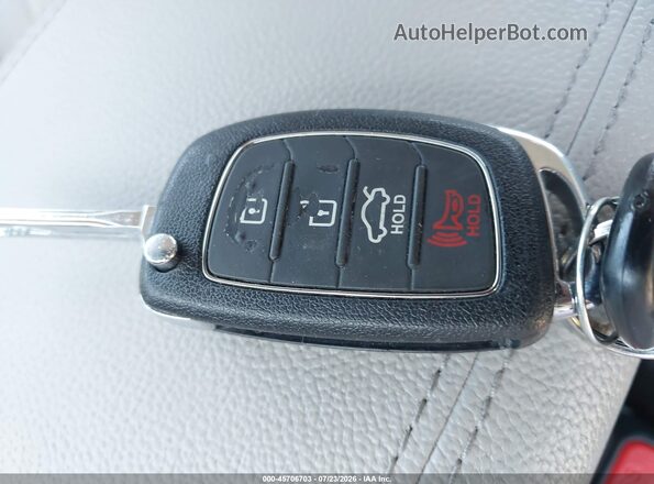 5NPE24AF5HH583335 2017 HYUNDAI SONATA Silver Vista del salpicadero