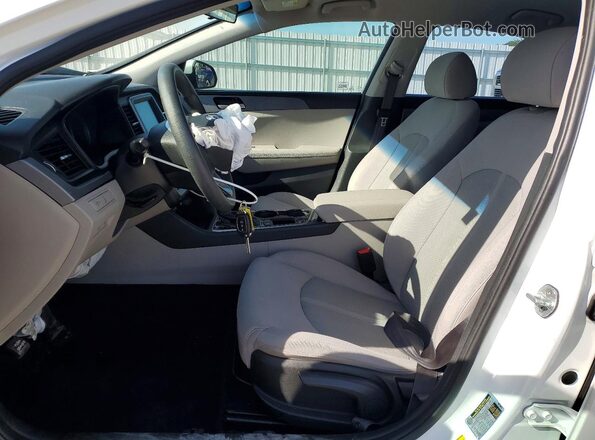 5NPE24AF5JH601239 2018 HYUNDAI SONATA White Սալոնի դիմացի տեսք