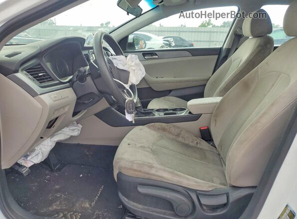 5NPE24AF5JH603198 2018 HYUNDAI SONATA White Widok wnętrza z przodu
