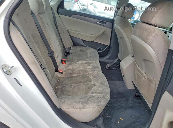 5NPE24AF5JH603198 2018 HYUNDAI SONATA White Widok tylnych siedzeń