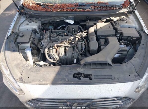 5NPE24AF5JH680945 2018 HYUNDAI SONATA Серебряный Вид сзади