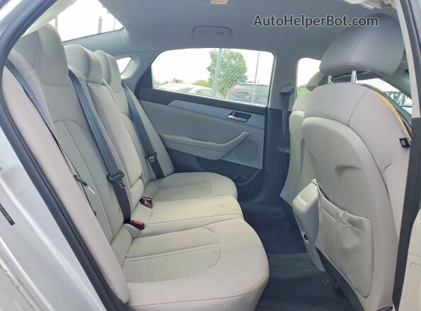 5NPE24AF5KH788709 2019 HYUNDAI SONATA Серебряный Вид задних сидений