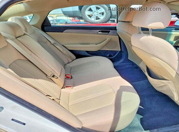 5NPE24AF5KH817335 2019 HYUNDAI SONATA Белый Вид задних сидений