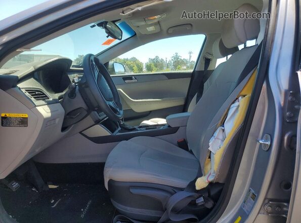 5NPE24AF6HH473541 2017 HYUNDAI SONATA Gray წინა სალონის ხედი