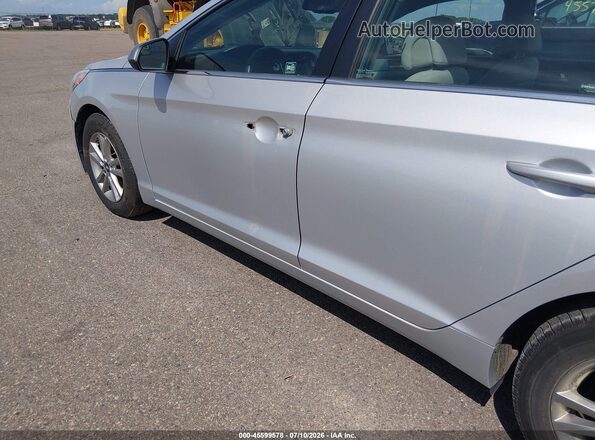 5NPE24AF6HH513102 2017 HYUNDAI SONATA Silver Вид спереду