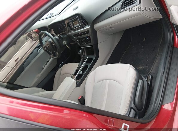 5NPE24AF6HH533480 2017 HYUNDAI SONATA Red Widok wnętrza z przodu