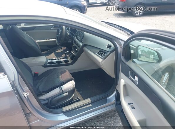 5NPE24AF6HH547122 2017 HYUNDAI SONATA Silver Սալոնի դիմացի տեսք