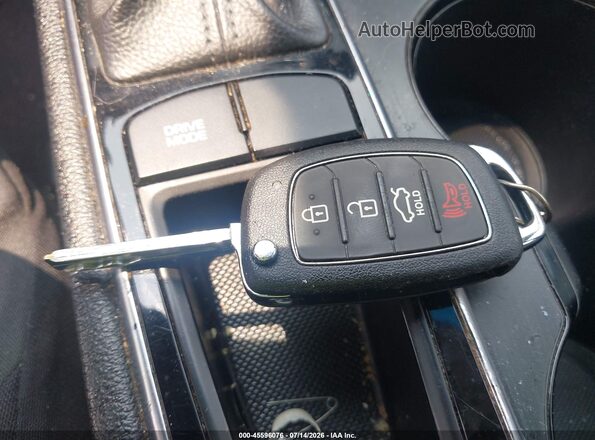 5NPE24AF6HH547122 2017 HYUNDAI SONATA Silver Առջևի վահանակի տեսք