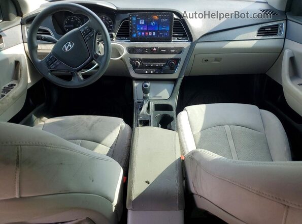 5NPE24AF6HH547895 2017 HYUNDAI SONATA Silver Widok deski rozdzielczej