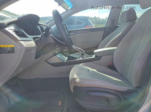 5NPE24AF6HH547895 2017 HYUNDAI SONATA Silver Widok wnętrza z przodu