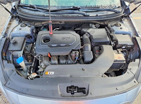 5NPE24AF6HH548142 2017 HYUNDAI SONATA Silver Widok wnętrza z tyłu
