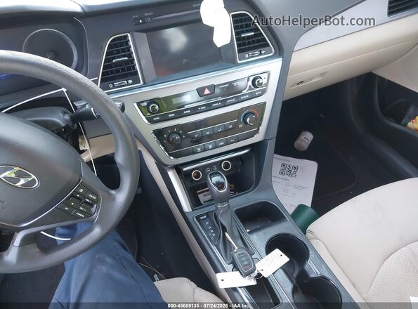 5NPE24AF6HH553907 2017 HYUNDAI SONATA Red Առջևի վահանակի տեսք