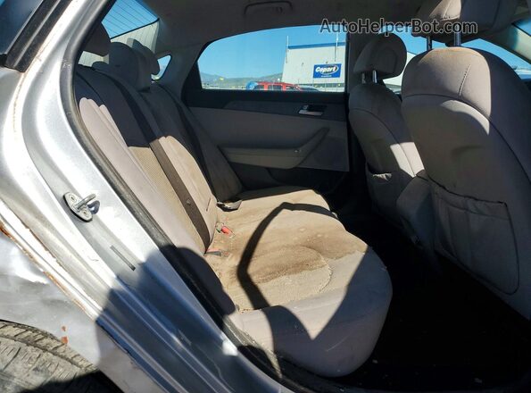 5NPE24AF6HH574076 2017 HYUNDAI SONATA Silver უკანა სავარძლების ხედი