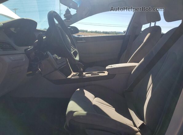 5NPE24AF6HH574076 2017 HYUNDAI SONATA Silver წინა სალონის ხედი