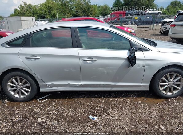 5NPE24AF6KH760918 2019 HYUNDAI SONATA Silver Widok z przodu