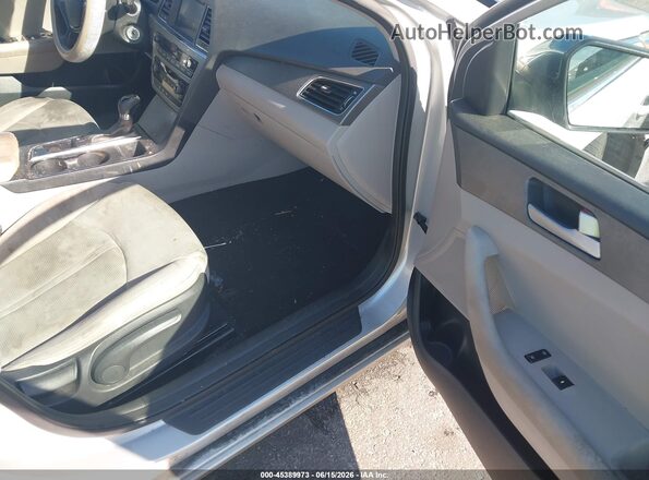 5NPE24AF7GH308628 2016 HYUNDAI SONATA Silver Սալոնի դիմացի տեսք