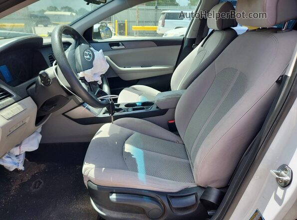 5NPE24AF7GH363516 2016 HYUNDAI SONATA White Front interior view